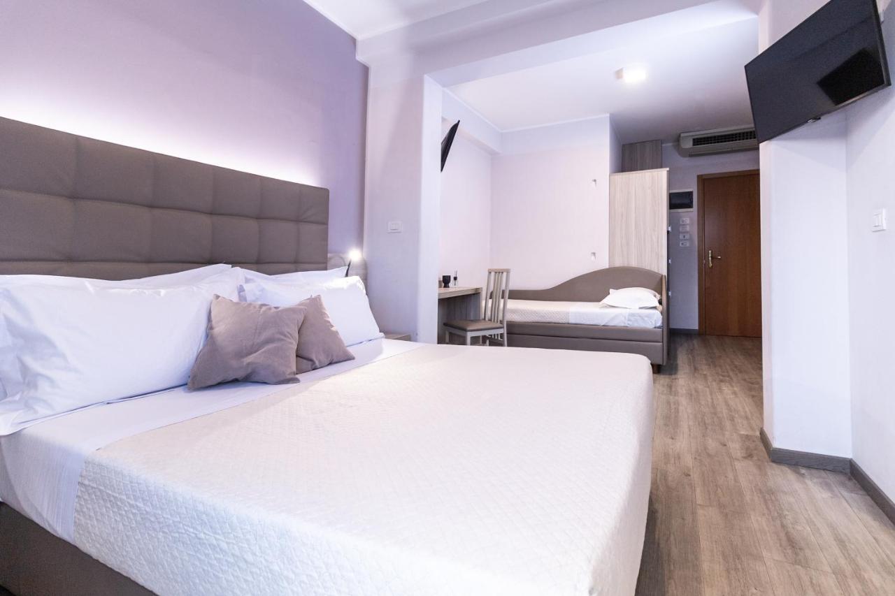 Hotel Alfonsina Riccione Exteriör bild