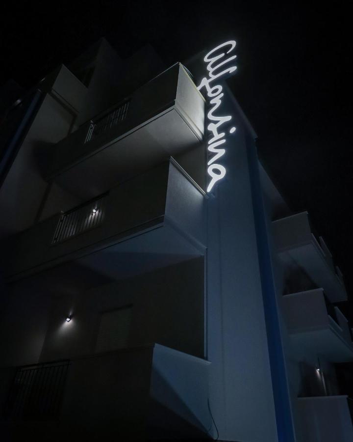 Hotel Alfonsina Riccione Exteriör bild