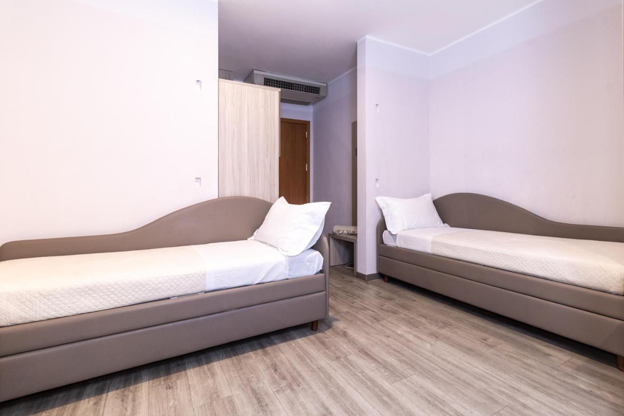 Hotel Alfonsina Riccione Exteriör bild